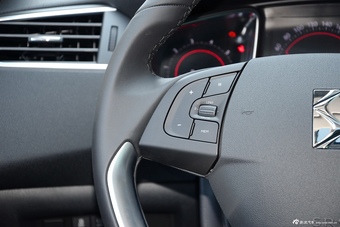 2016款DS 5LS 1.6T自动豪华版THP160