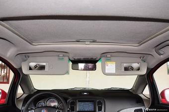 2015款吉利英伦C5 1.5L手动两厢尊贵型