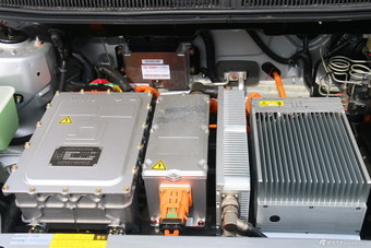 2015款北汽新能源EV200轻秀版