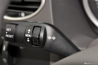 2013款福克斯三厢经典