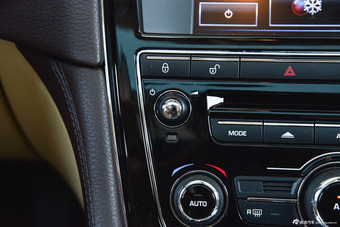 2015款捷豹XJL 3.0 SC典雅商务80周年典藏版