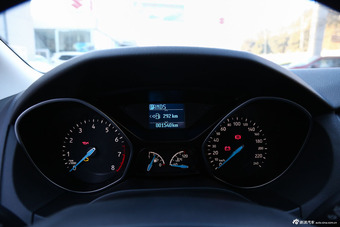 2015款福克斯两厢1.0T自动超能风尚型