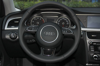 2016款奥迪A4L 35TFSI自动标准型