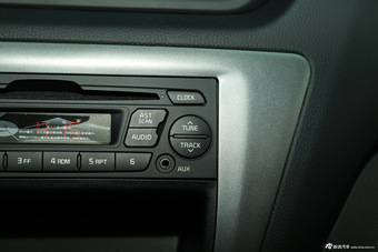 2015款起亚K2 1.4L手动GLS三厢