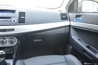 2015款东南三菱翼神到店实拍