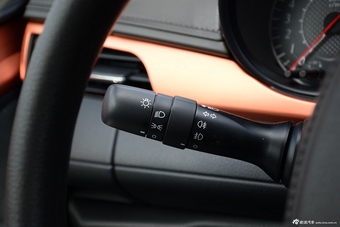 2016款YARiS L致炫1.5L自动劲速天窗版