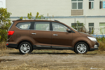 2016款宝骏730 1.8L手动舒适型