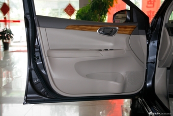 2012款轩逸经典1.6XL手动豪华版
