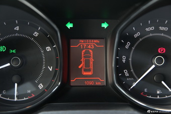 奇瑞艾瑞泽实拍图-内饰