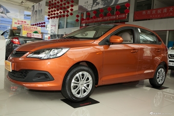 2013款风云2 1.5L手动掀背锐意版