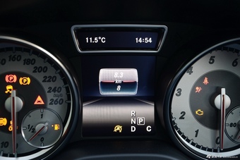 2016款奔驰GLA级 GLA220 2.0T自动 4MATIC豪华型