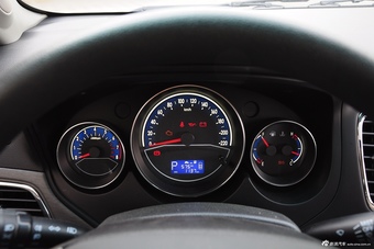 2015款吉利英伦C5 1.5L自动三厢尊贵型