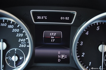 2015款奔驰ML320 4MATIC