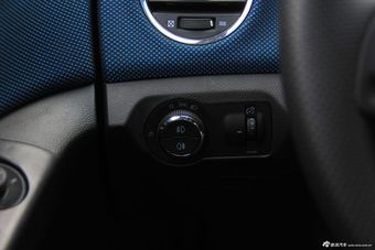 2012款科鲁兹1.6T SE手动运动版