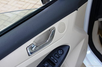 2013款 艾瑞泽7 1.6L DVVT CVT致尊版实拍