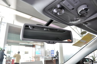 2014款帕萨特1.8T DSG御尊版