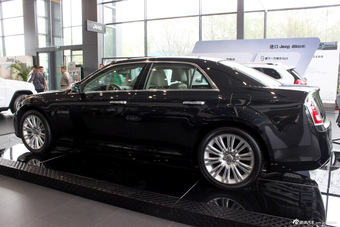 2013款克莱斯勒300C到店实拍