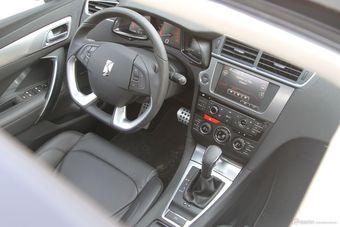 2014款DS 5LS THP200 1.6T自动豪华型