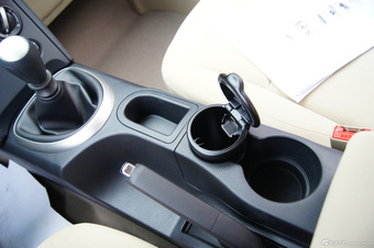 2012款逍客2.0L两驱手动 XL火