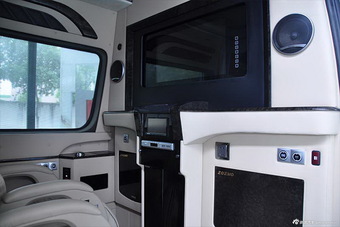 2013款中欧尊逸C型柴油版