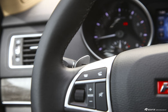 2015款哈弗H8 2.0T自动四驱豪华型