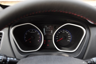 2015款吉利GX7 2.0L自动运动版尊贵型