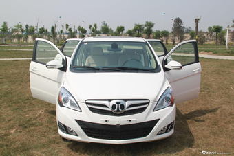 2013款北京汽车E系列三厢