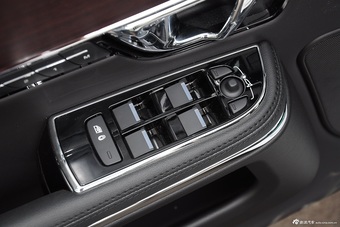 2015款捷豹XJL2.0T两驱典雅商务80周年典藏版