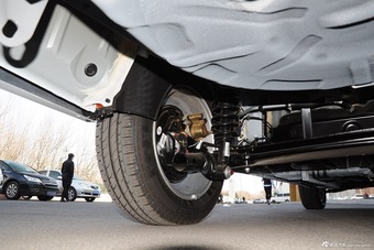 2015款比亚迪全新F3节能版1.5L手动豪华版