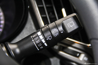 2016款长安CS15 1.5L手动时尚版