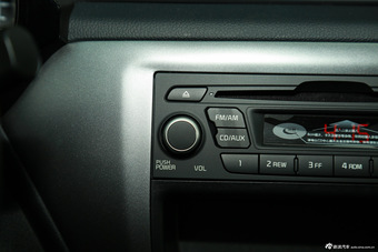 2015款起亚K2 1.4L手动GLS三厢