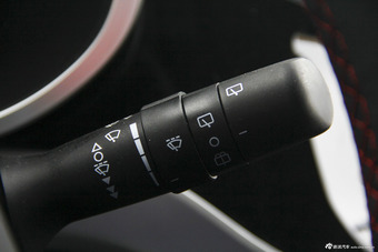 2015款中华V3 1.5T自动精英型