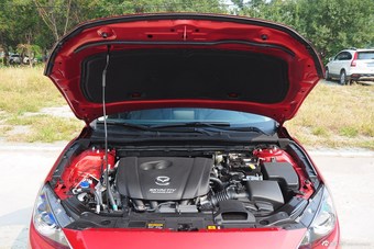 2016款马自达3昂克赛拉 三厢 2.0L自动运动型