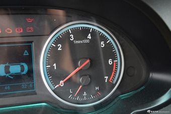 2016款中华V5 1.5L手动两驱运动型