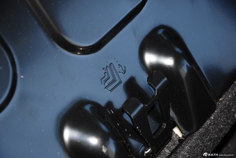 2015款比亚迪F0 1.0L手动尚酷型