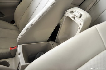 2014款逸动1.6L手动尊贵型