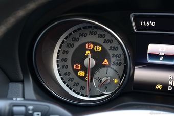 2016款奔驰GLA级 GLA220 2.0T自动 4MATIC豪华型