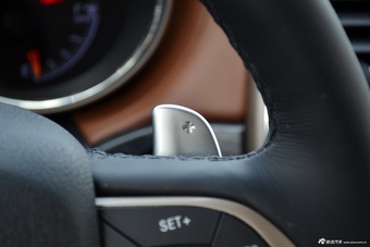 2016款大切诺基3.6L自动旗舰尊耀版