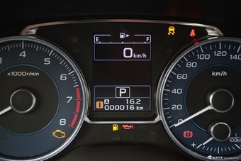 2016款斯巴鲁XV 2.0L自动精英版