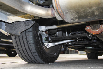 2015款英菲尼迪Q50L 2.0T自动豪华运动版