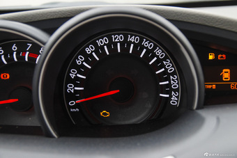 2015款逸致1.8L自动跨界版