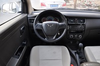 2015款 五菱宏光V1.5L手动标准型