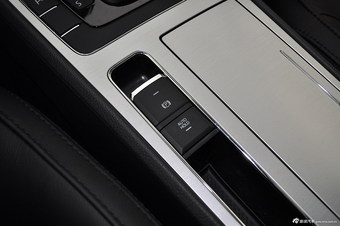 2014款帕萨特1.8T DSG御尊版