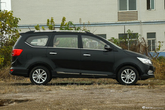 2016款宝骏730 1.8L手动舒适型