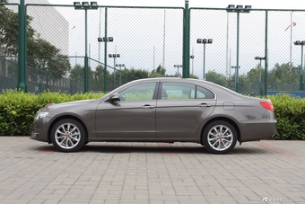 2015款红旗H7 3.0L自动尊贵型图片