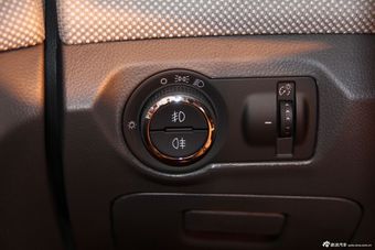 2012款科鲁兹1.6SE手动舒适版