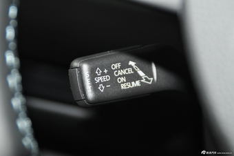 2013款迈腾蓝驱版