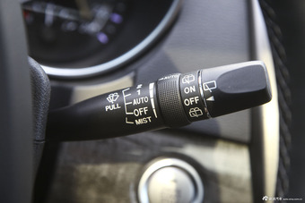 2015款哈弗H8 2.0T自动四驱豪华型