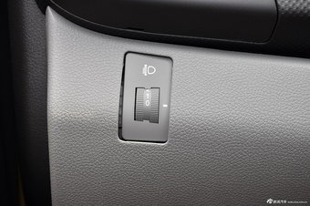 2014款瑞纳1.4L手动时尚型 迎春黄