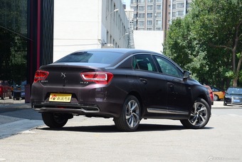 2016款DS 5LS 1.6T自动豪华版THP160